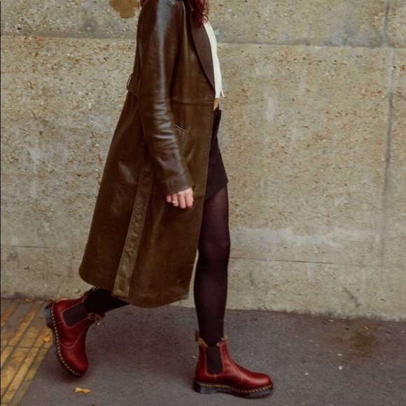 Dr. Martens 2976 Leonore Faux Fur Lined Chelsea Boots - Picture 14 of 14